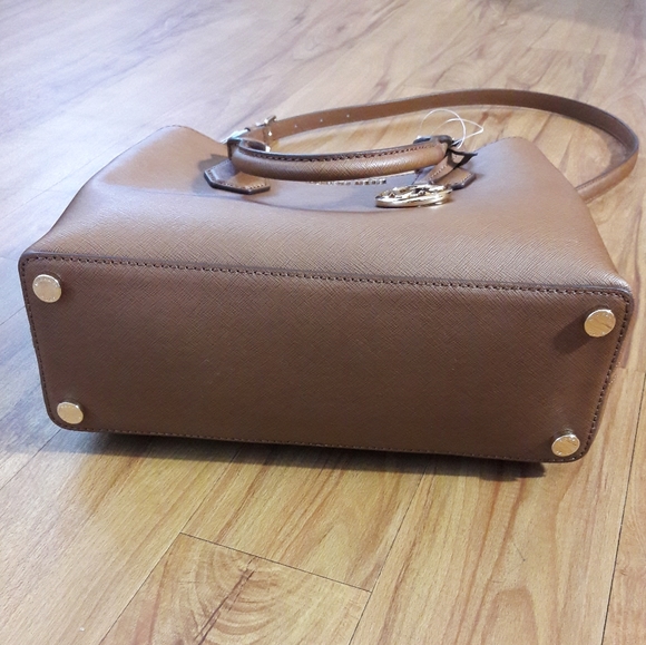 Michael Kors Camille Brown Leather Sarchel - Picture 6 of 16